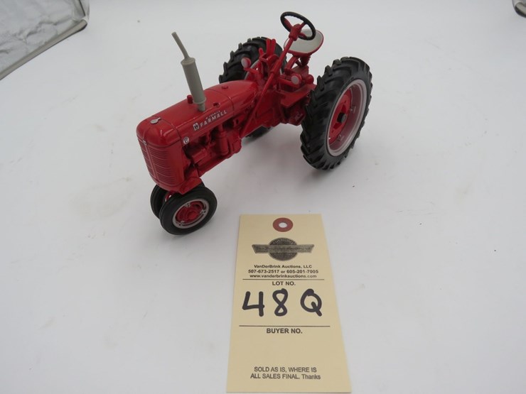 ertl-farmall-c-1/16th-scale-tractor-image-1
