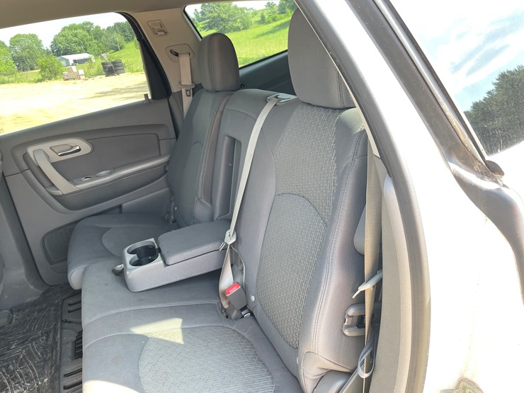 2012-chevrolet-traverse-ls-image-57