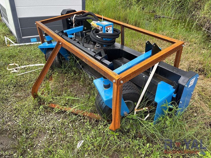 2025-raytree-rmc78-hydraulic-78in-soil-conditioner-skid-steer-attachment-image-1