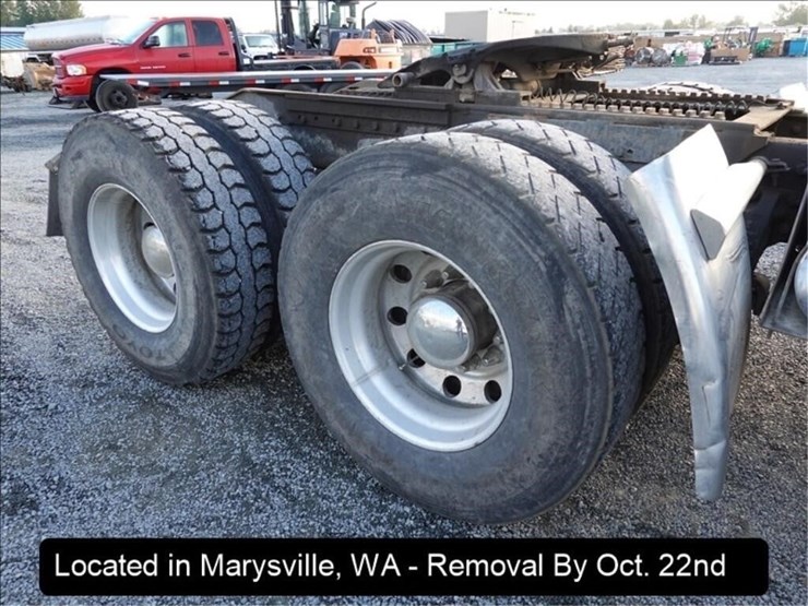 2000-peterbilt-379-image-34