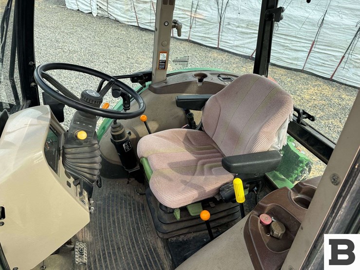 2011-john-deere-6115d-image-86