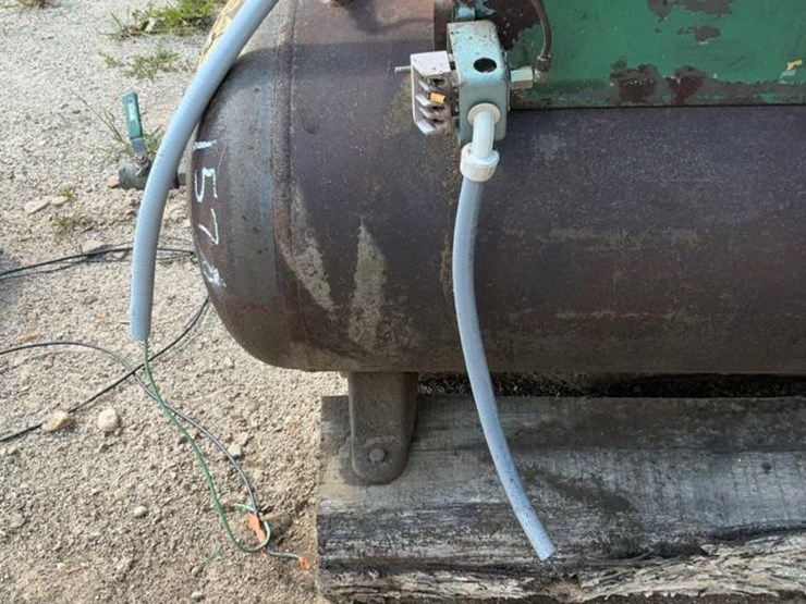 #157a-•-ingersol-rand-air-compressor-image-8