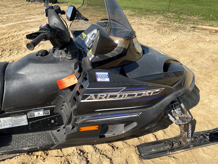 #1894-•-2008-arctic-cat-t660-snowmobile-(sells-with-bill-of-sale-only)-image-11