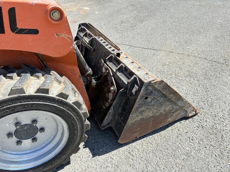 2019-gehl-r105-image-6