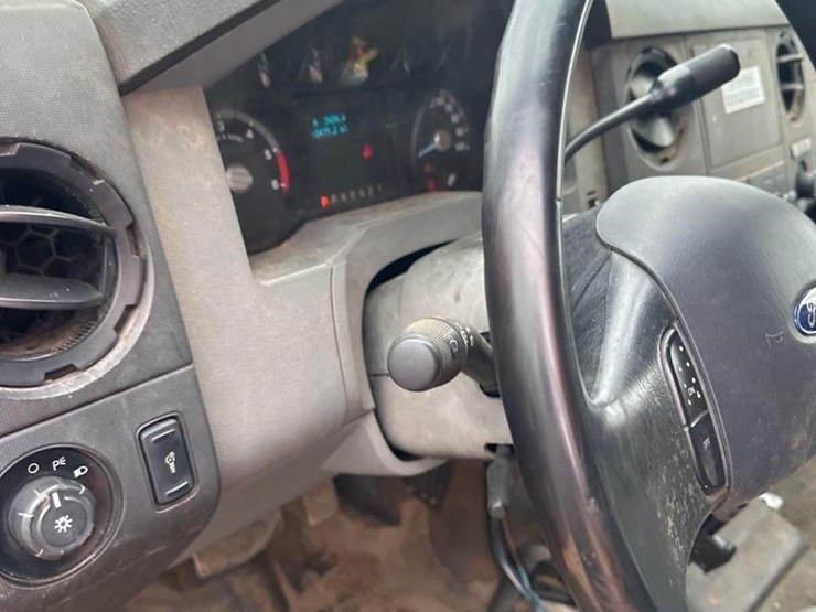 2013-ford-f650-sd-image-18