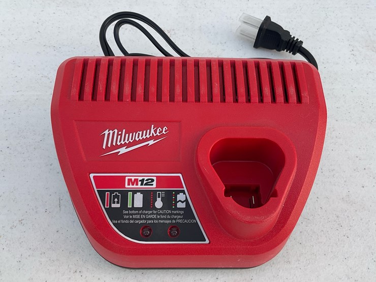 #1566-•-milwaukee-m12-battery-charger-image-1