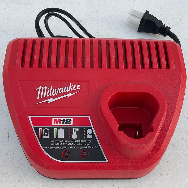 #1566 • Milwaukee M12 Battery Charger