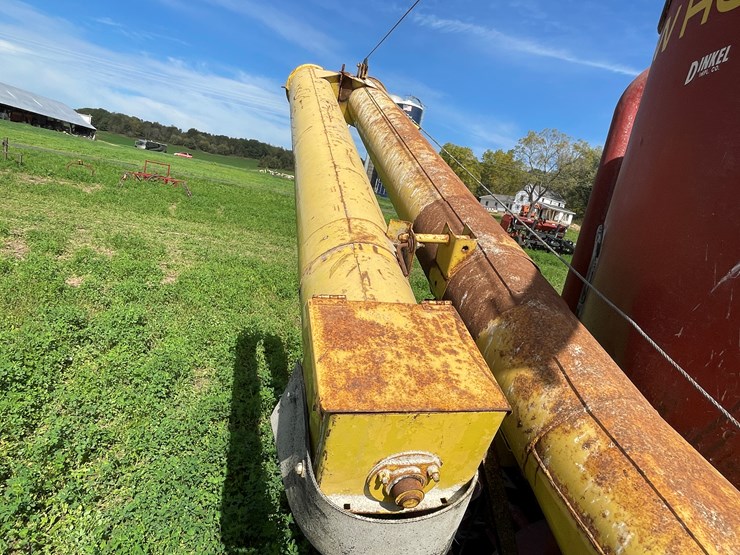 new-holland-355-image-11