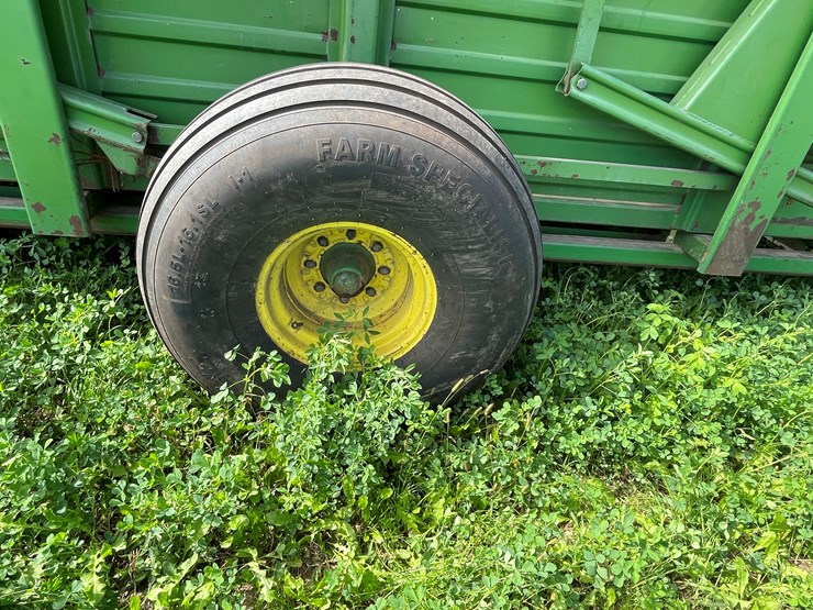 john-deere-200-image-29