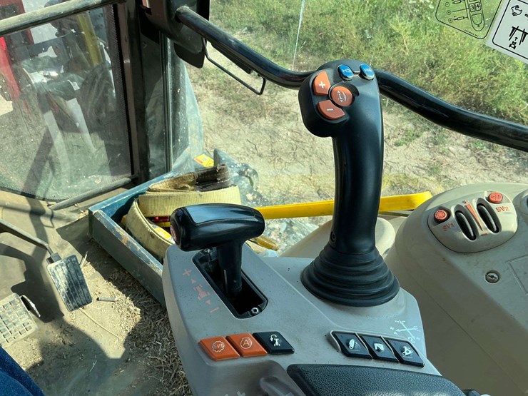 2014-massey-ferguson-7619-image-11
