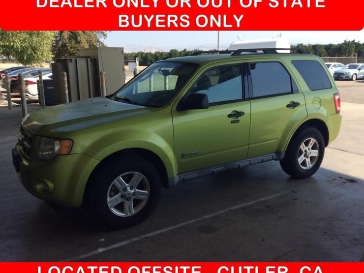 2011-ford-escape-image-1