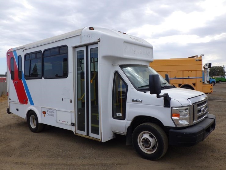 2017-ford-e450-image-3