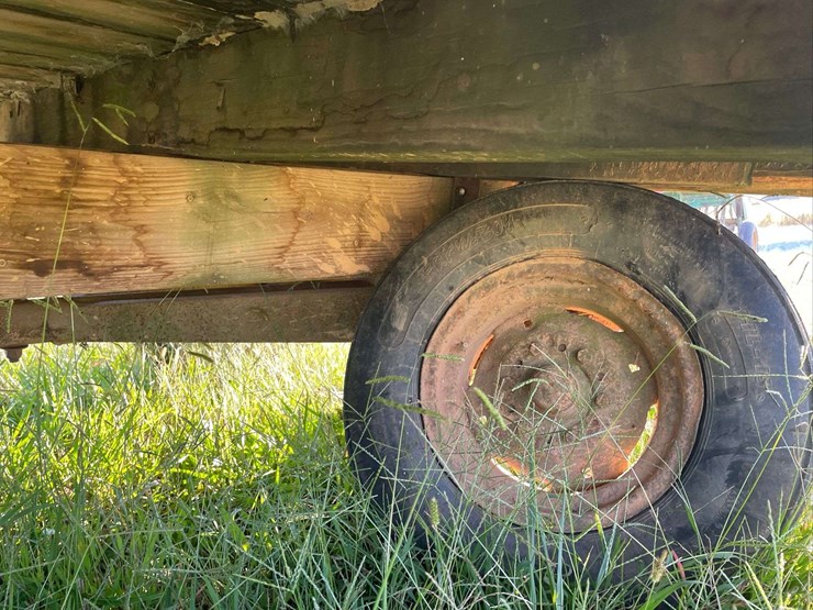 tandem-axle-hay-wagon-as-is-image-16