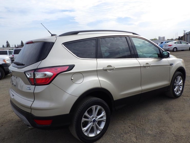 2017-ford-escape-image-3