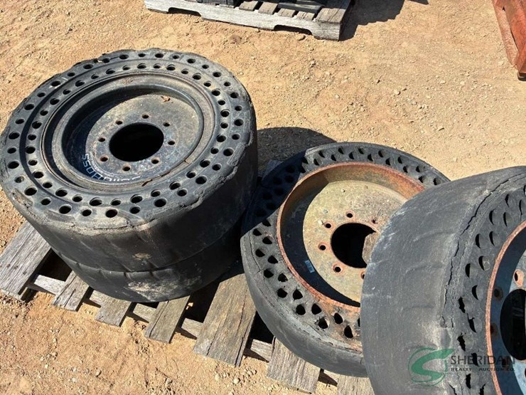 solid-tires-on-rims-image-4