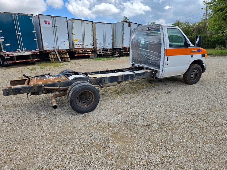 2006-ford-e450-image-17