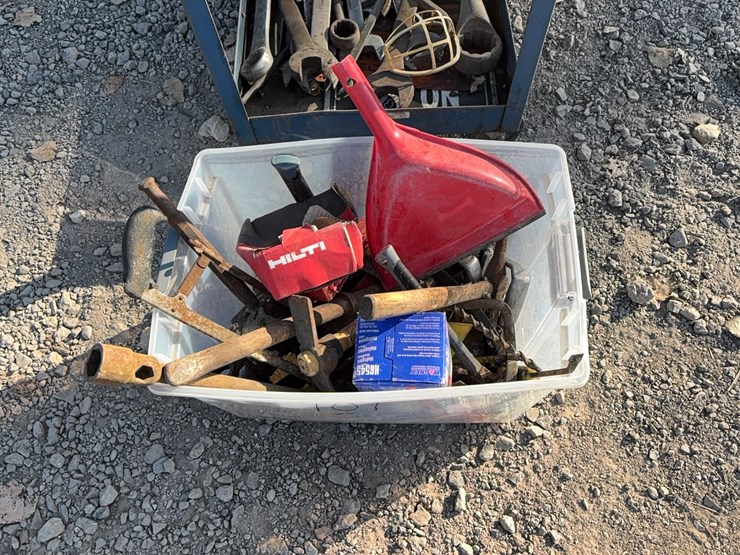 tub-of-miscellaneous-tools-support-equipment-image-1