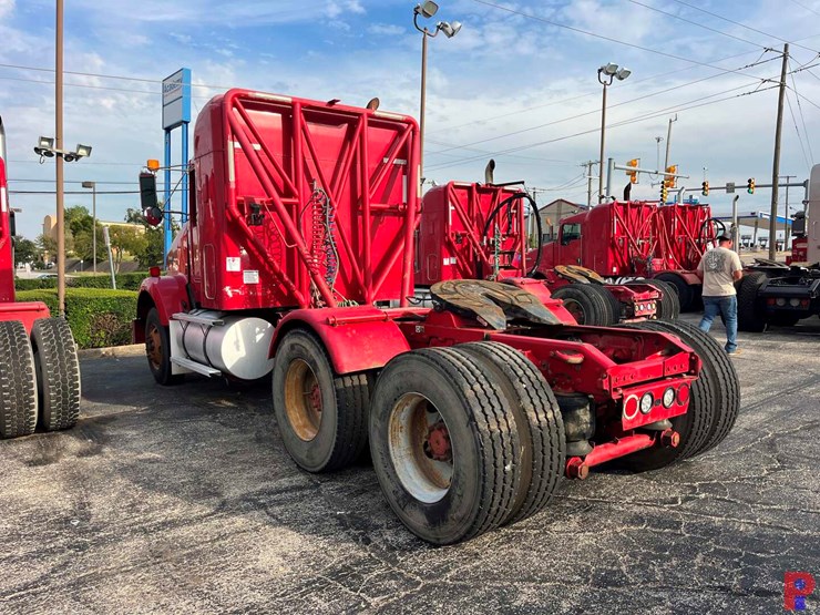 2010-kenworth-t800-image-3