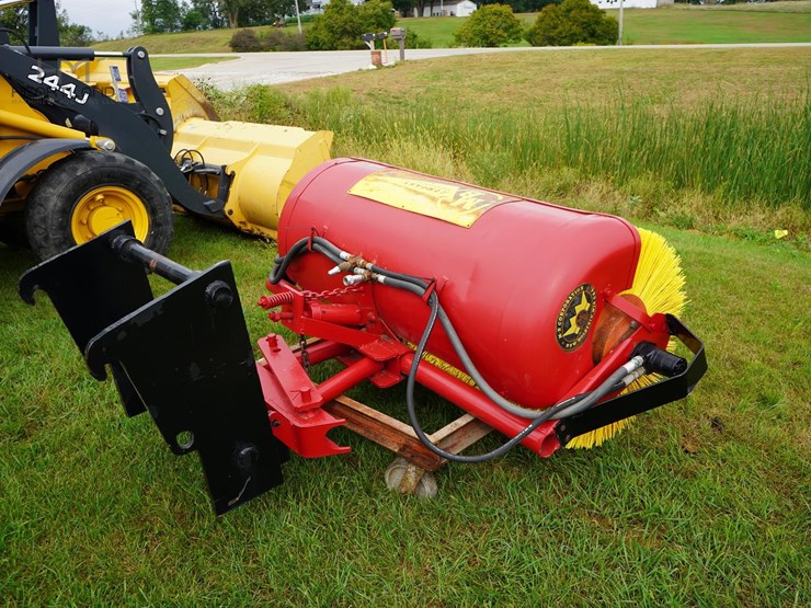 m-b-companies-72"-sweeper-broom-4004-image-4
