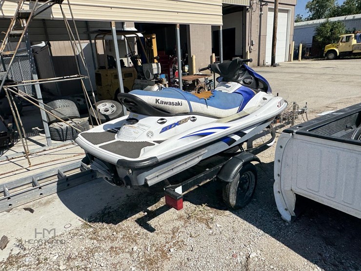 kawasaki-jet-ski-(stx-15f)-kawasaki-jet-ski-(stx-15f)-image-3