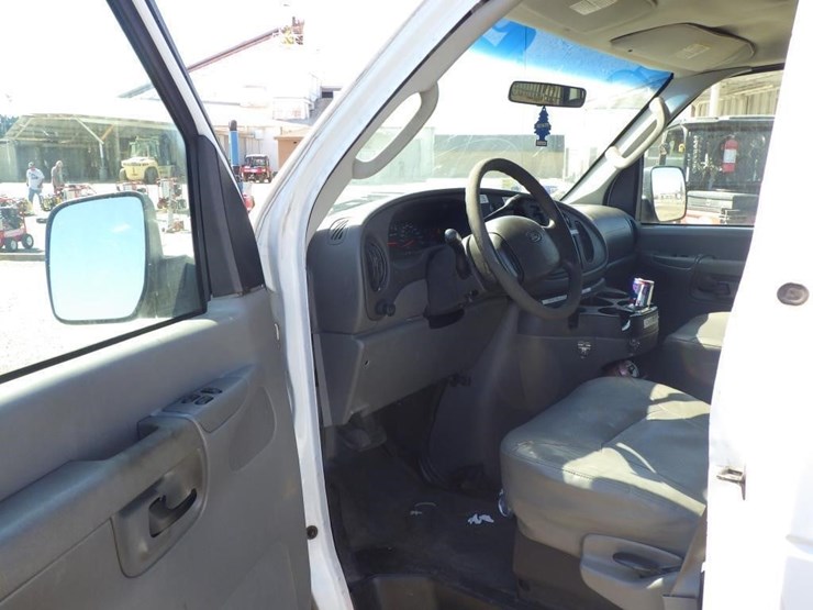 2007-ford-econoline-350-image-5