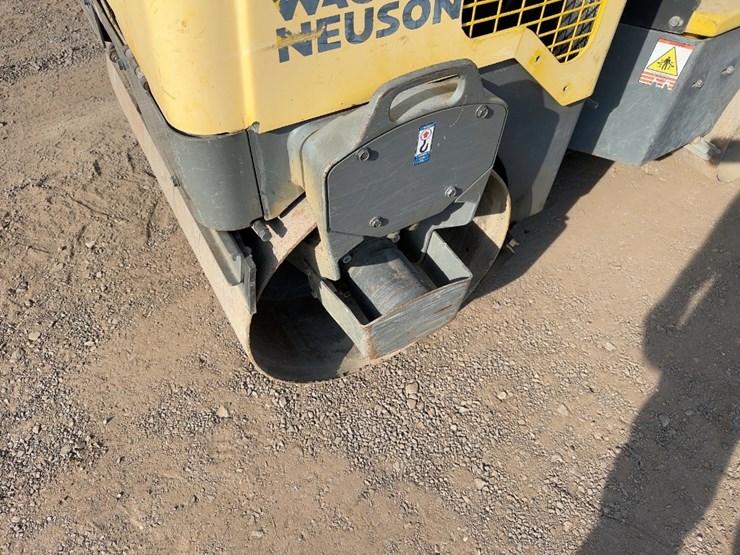 wacker-neuson-rd12-double-drum-vibratory-roller-image-9