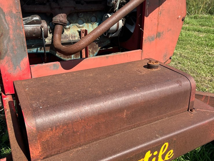400-versatile-swather,-been-sitting,-not-running-image-28
