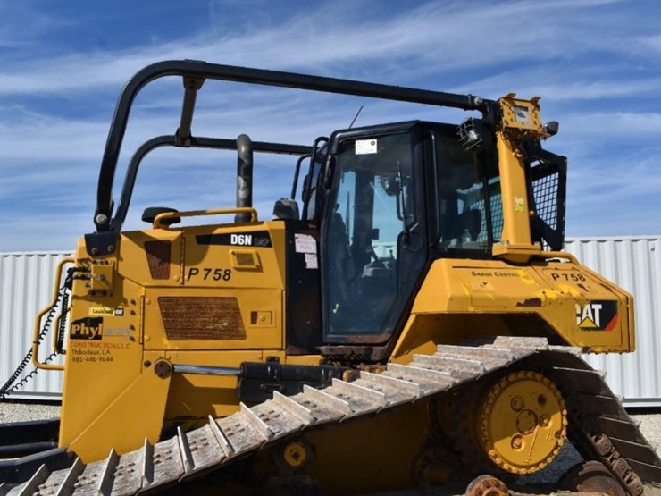 2020-caterpillar-d6n-lgp-image-96