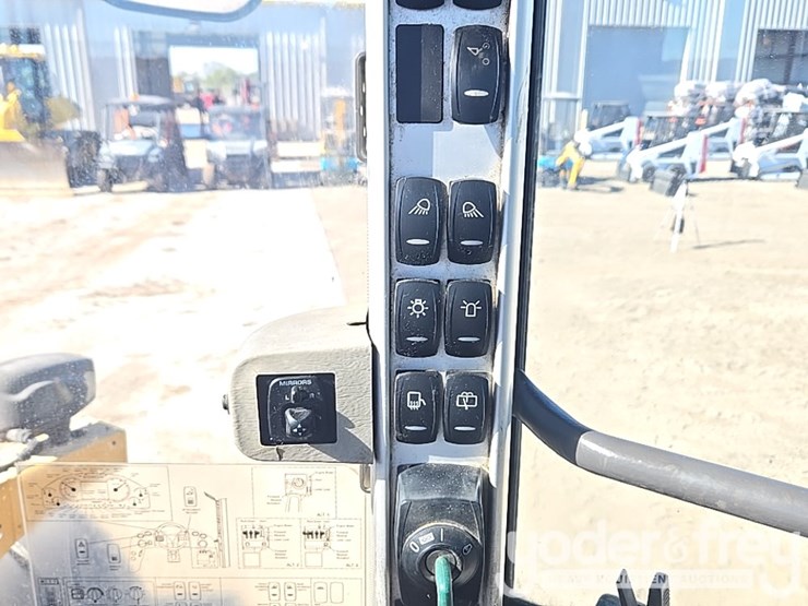 2016-volvo-l70h-image-54