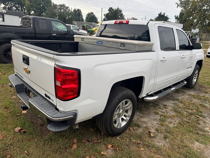 2018-chevrolet-silverado-1500-lt-image-3