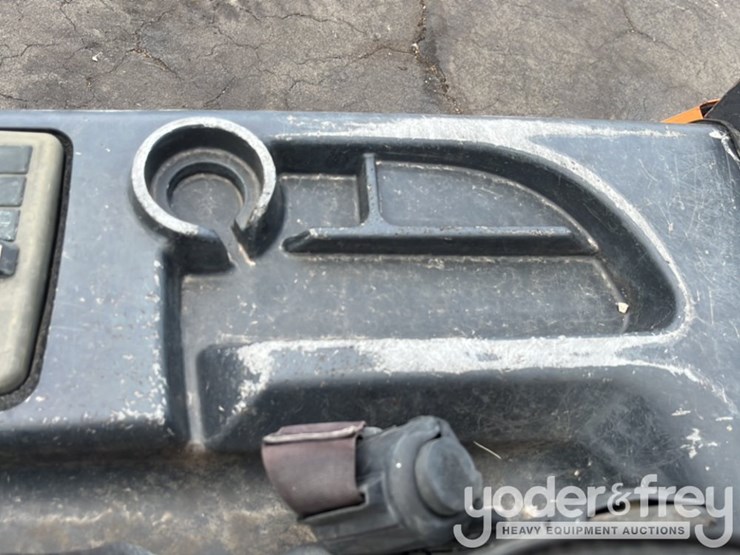 2012-doosan-g25-image-11