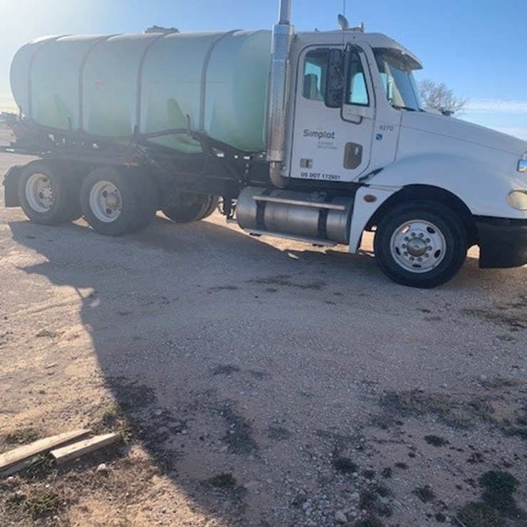 2007 Freightliner Liquid Truck (DR11216 Unit 8270)