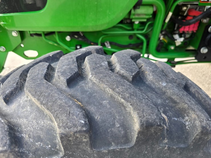 john-deere-4044r-image-53
