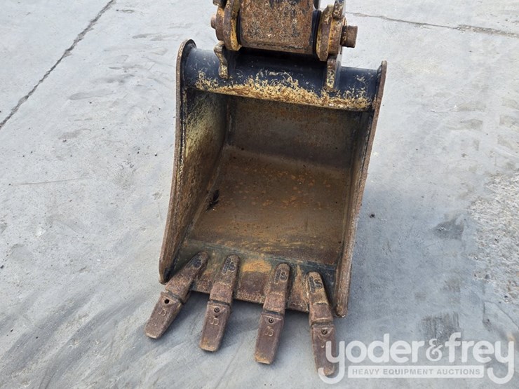 2022-deere-26g-image-11
