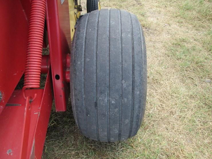 new-holland-664-image-11