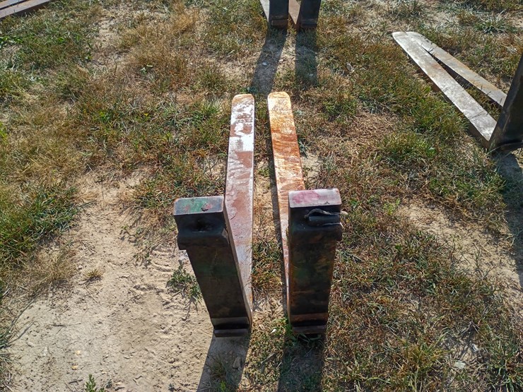 #106-•-set-of-42"-pallet-forks-image-3
