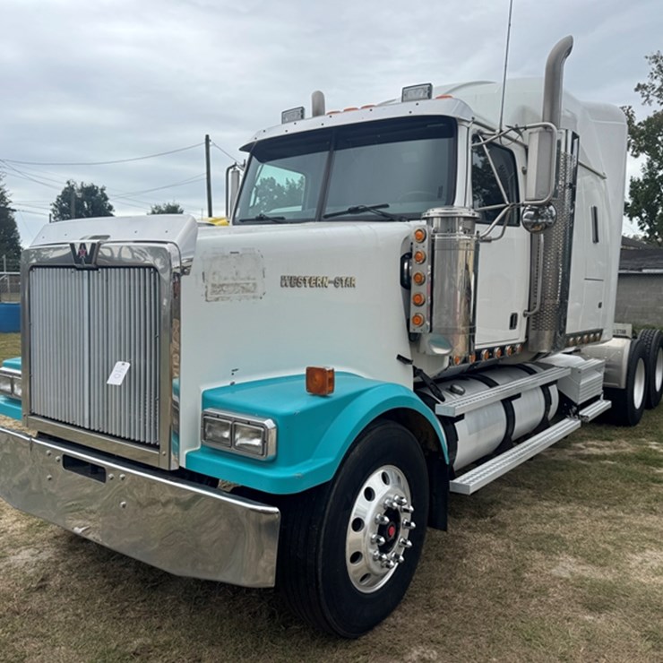 2006 WESTERN STAR 4900