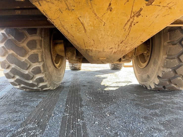 1995-caterpillar-d25d-image-8