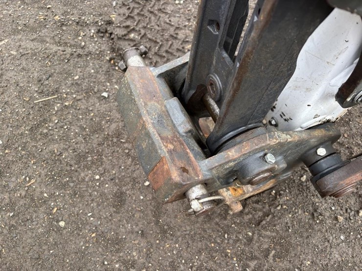 2019-bobcat-e32i-image-13