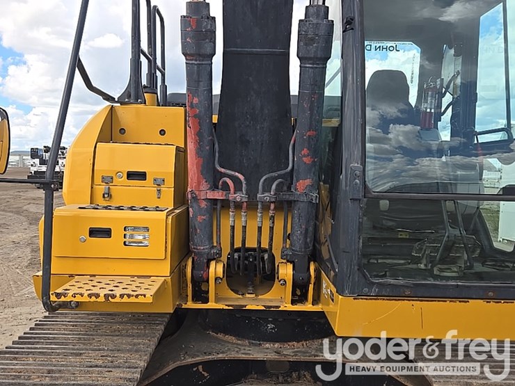 2022-deere-130g-image-32