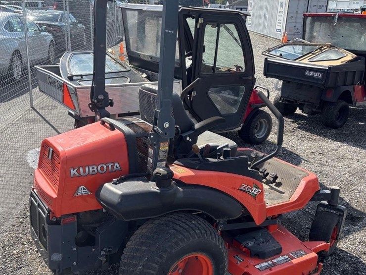 2011-kubota-zg327-image-2