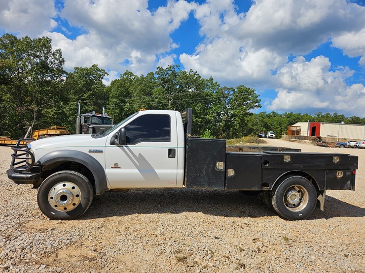 2005-ford-f550-image-6