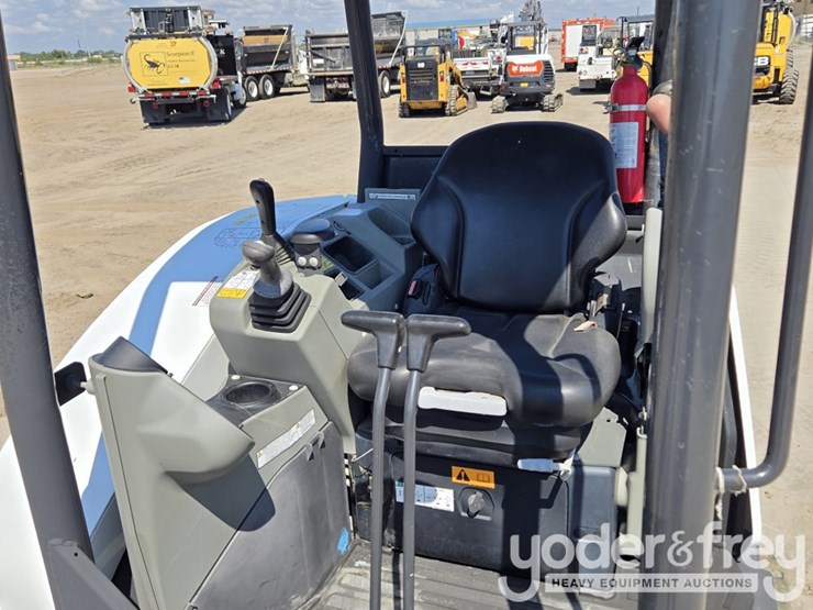2021-bobcat-e35-image-46