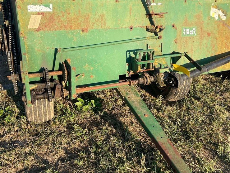 badger-tandem-axle-silage-wagon-image-4
