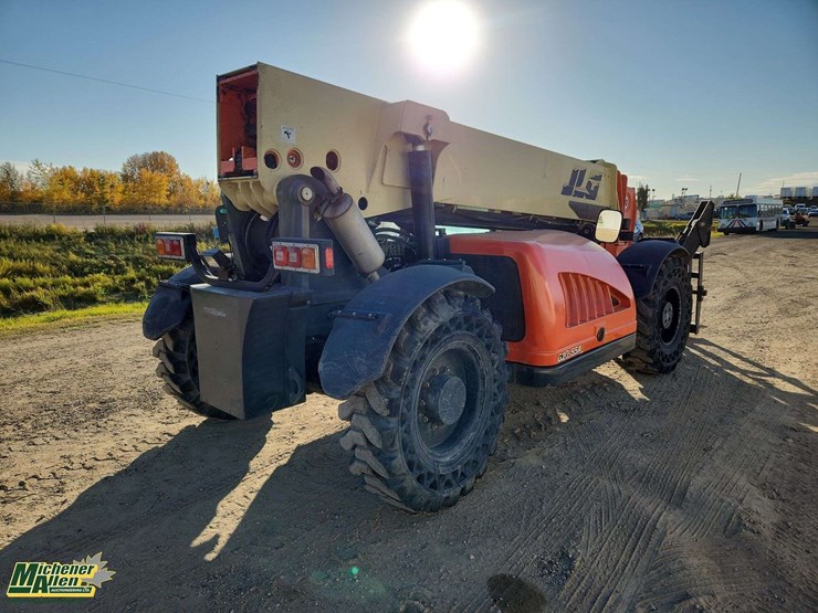 2010-jlg-g10-55a-image-3