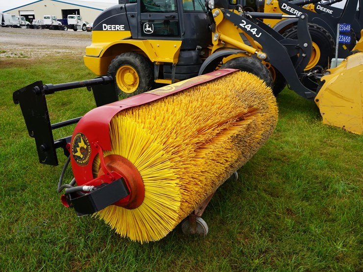 m-b-companies-72"-sweeper-broom-4004-image-3