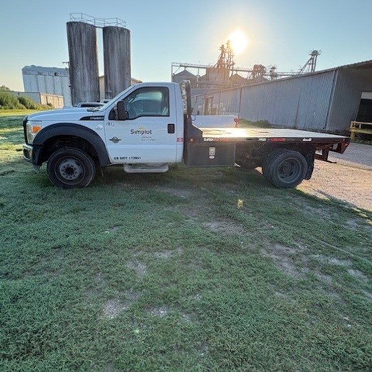 2012 FORD F550