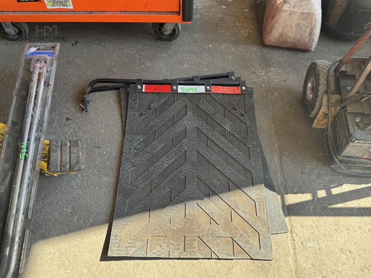 set-of-semi-truck-rubber-mud-flaps-set-of-semi-truck-rubber-mud-flaps-image-1