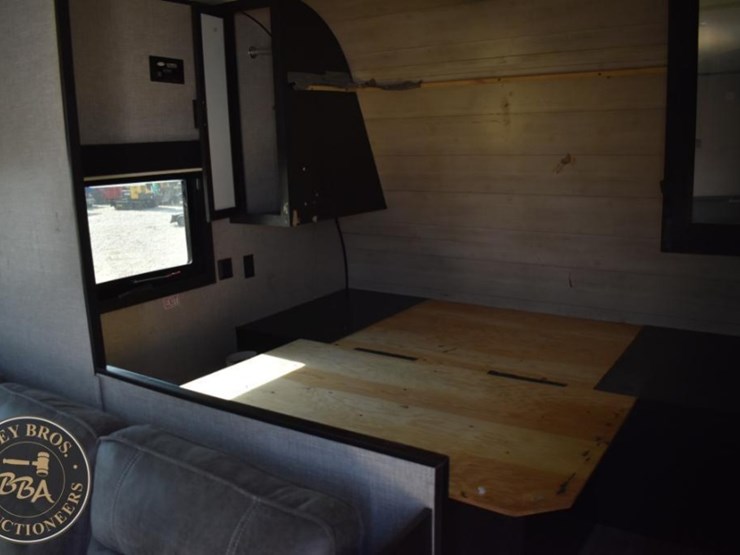 2022-jayco-jay-flight-slx-264bh-38128-image-29