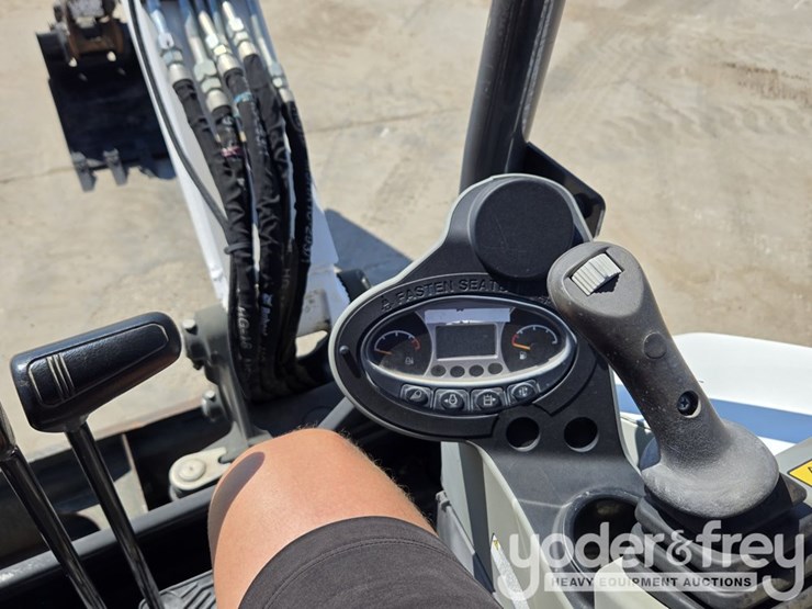 2021-bobcat-e35-image-50